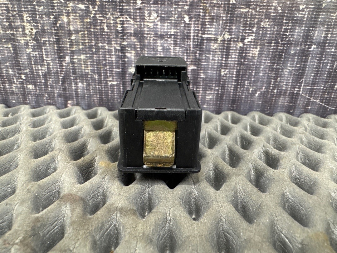 Кнопка люка, 1030 рублей, Красноярск