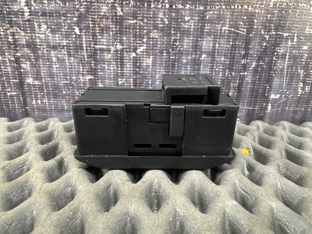 Кнопка люка, 1030 рублей, Красноярск