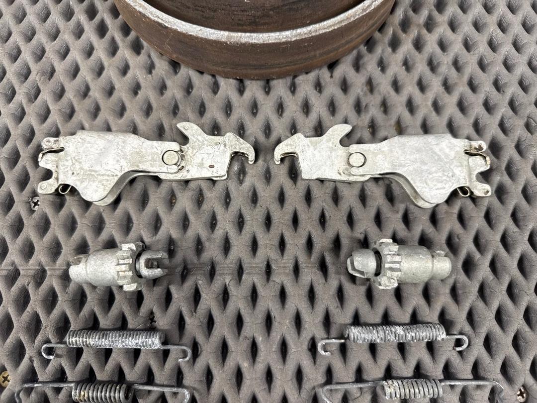 Комплект колодок ручного тормоза, 3630 рублей, Красноярск