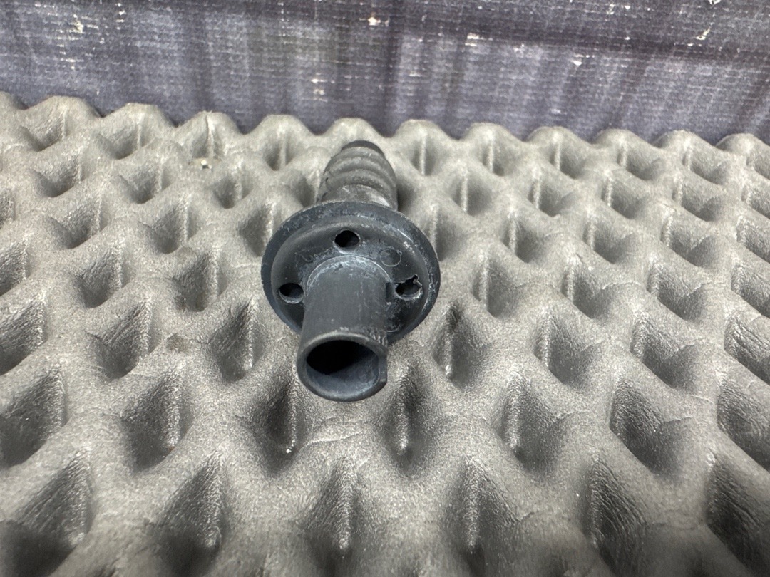 Направляющая замка лючка бензобака, 620 рублей, Красноярск