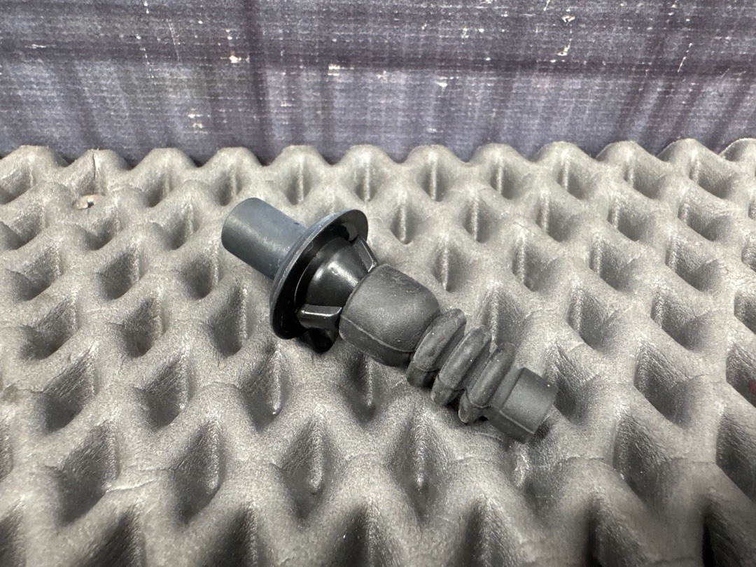 Направляющая замка лючка бензобака, 620 рублей, Красноярск