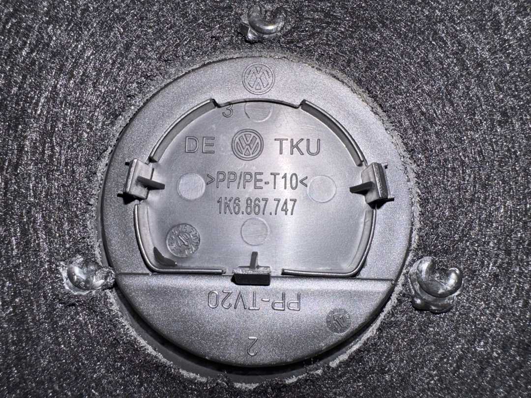 Обшивка крышки багажника, 1210 рублей, Красноярск