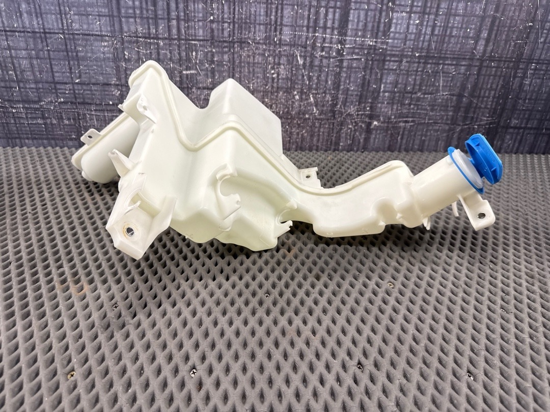 Бачок омывателя, 3370 рублей, Красноярск