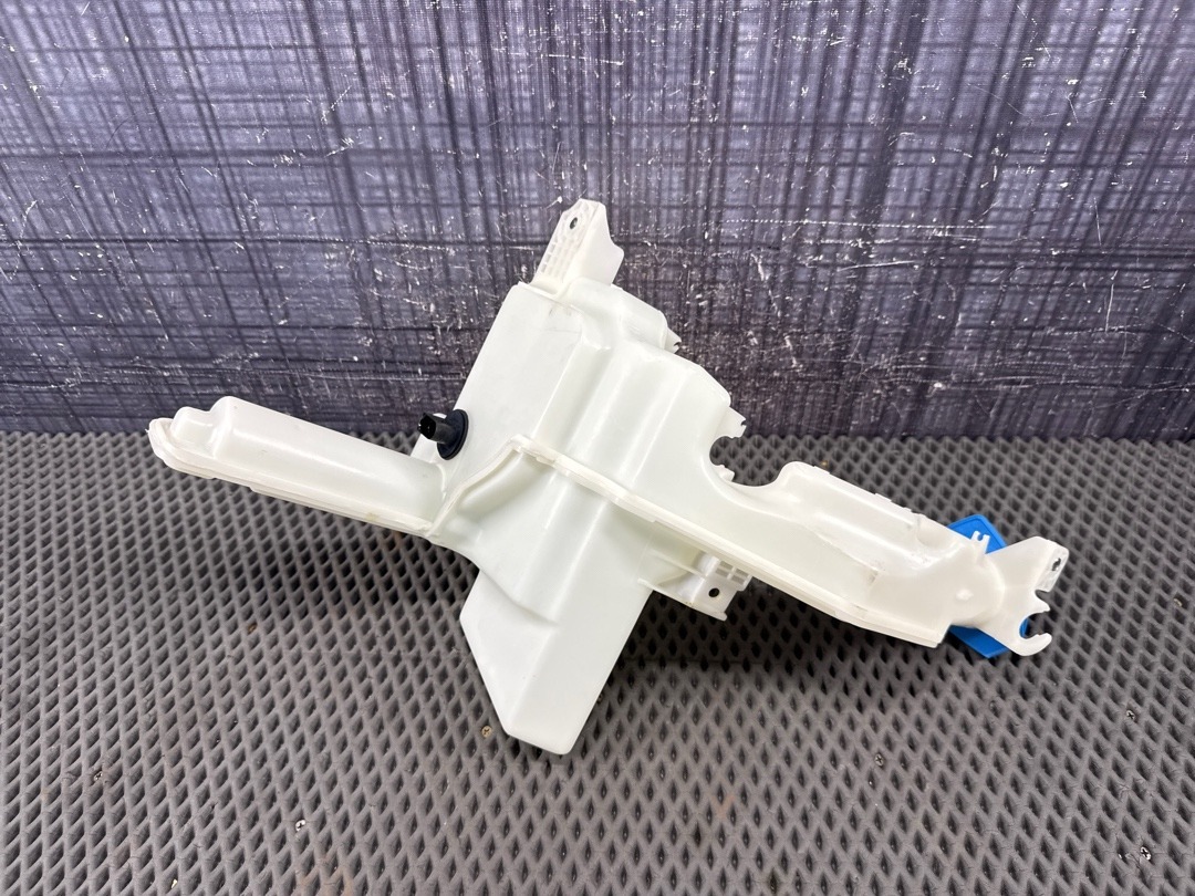 Бачок омывателя, 3370 рублей, Красноярск