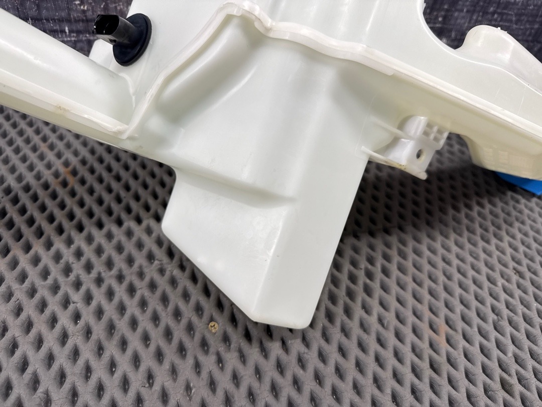 Бачок омывателя, 3370 рублей, Красноярск