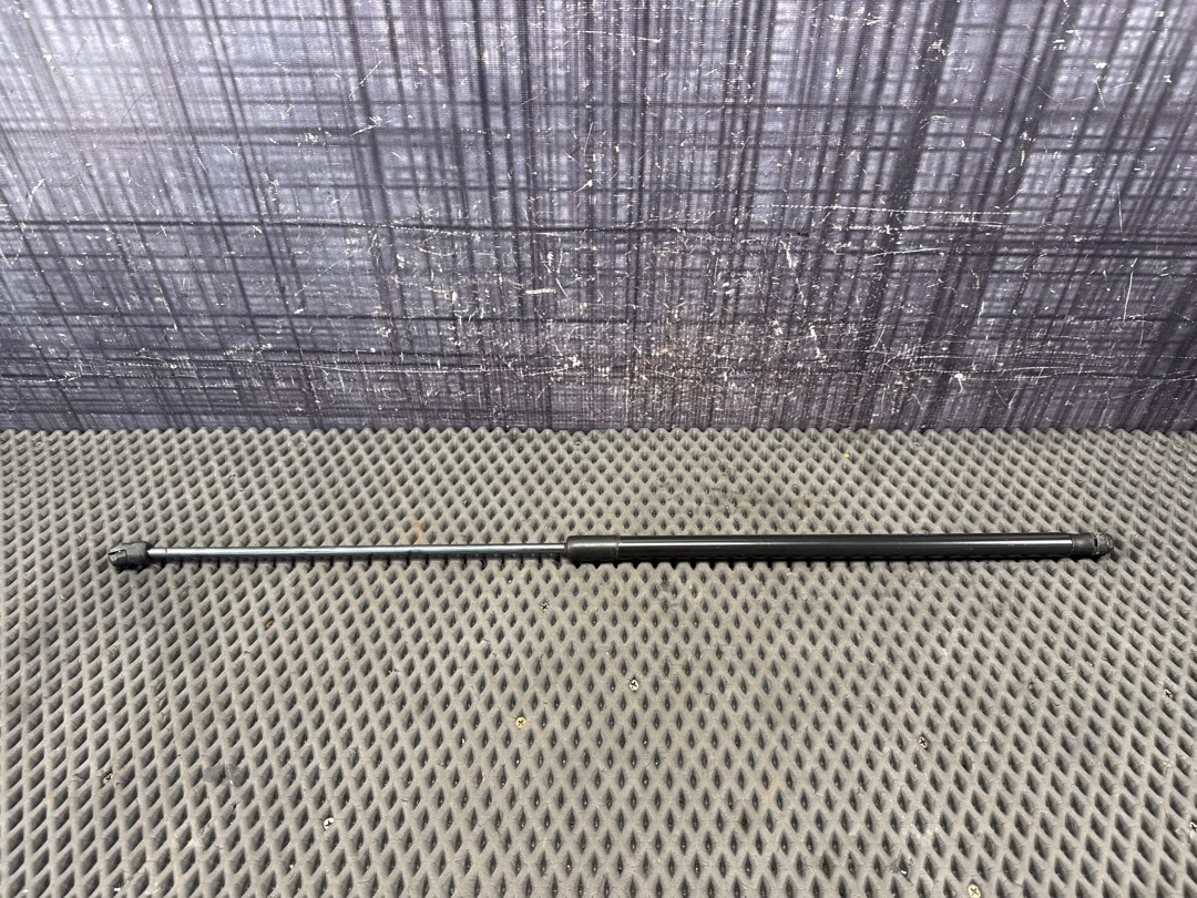 Амортизатор капота, 1210 рублей, Красноярск