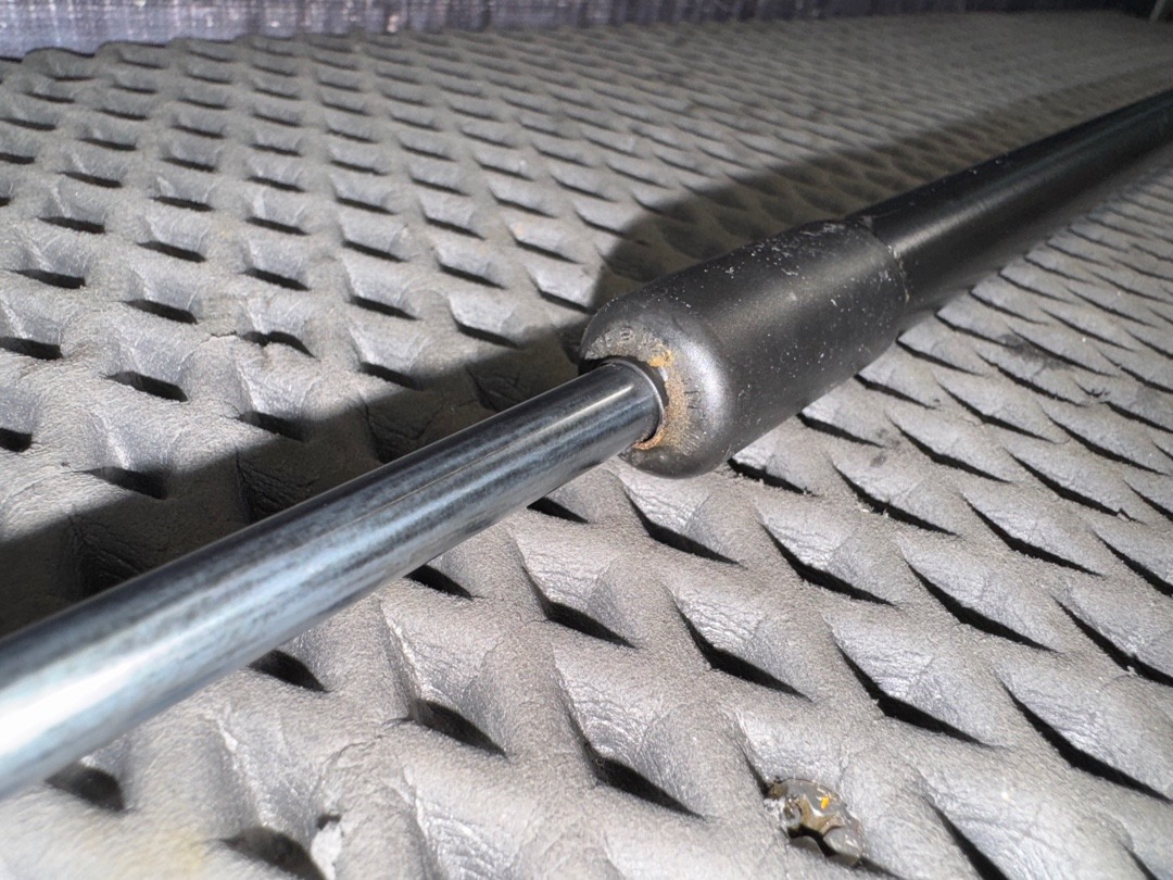 Амортизатор капота, 1210 рублей, Красноярск