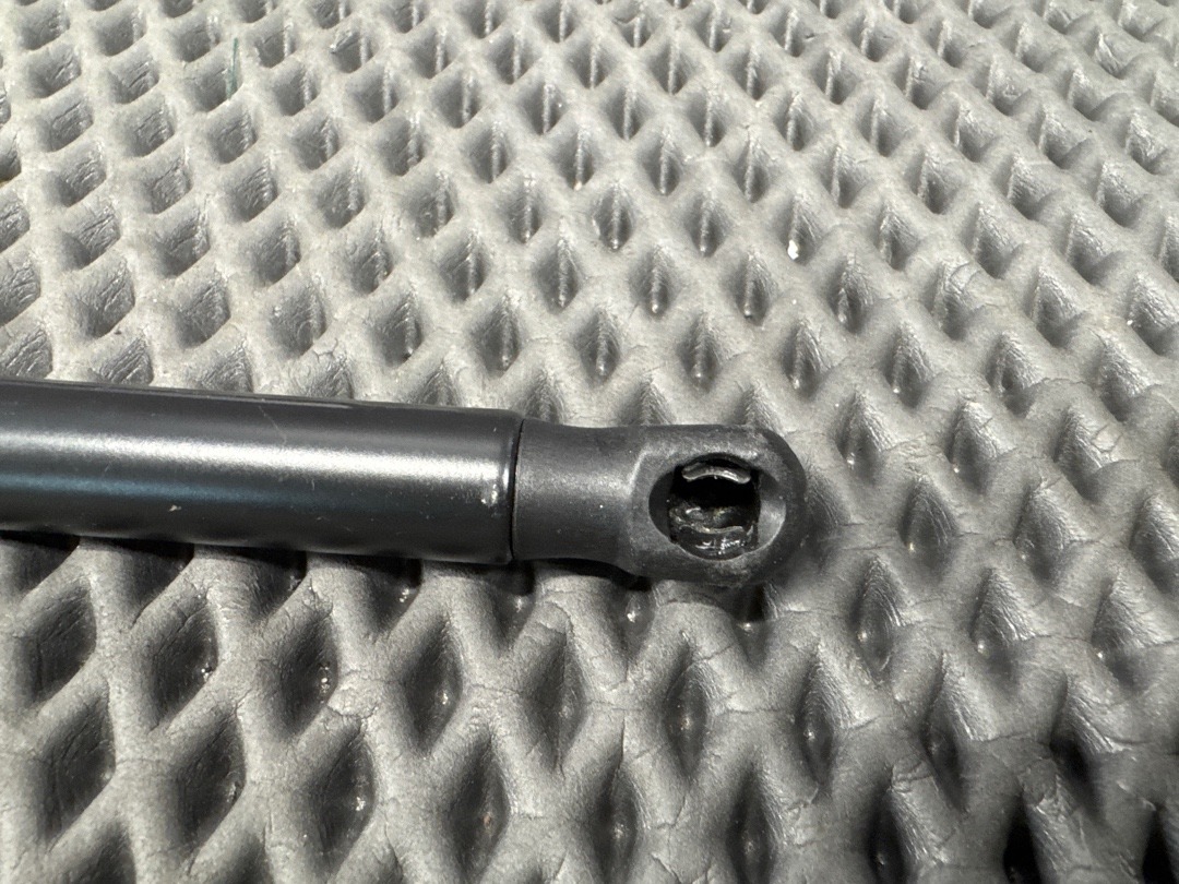 Амортизатор капота, 1210 рублей, Красноярск