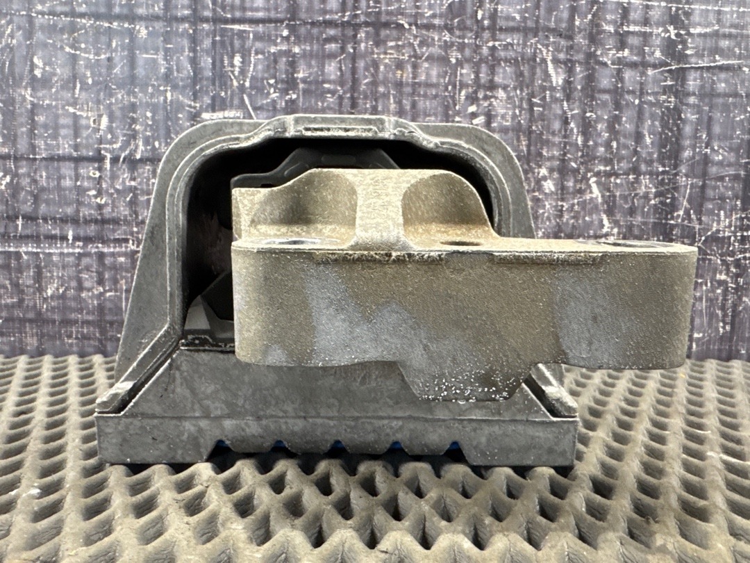 Подушка двигателя, 3730 рублей, Красноярск