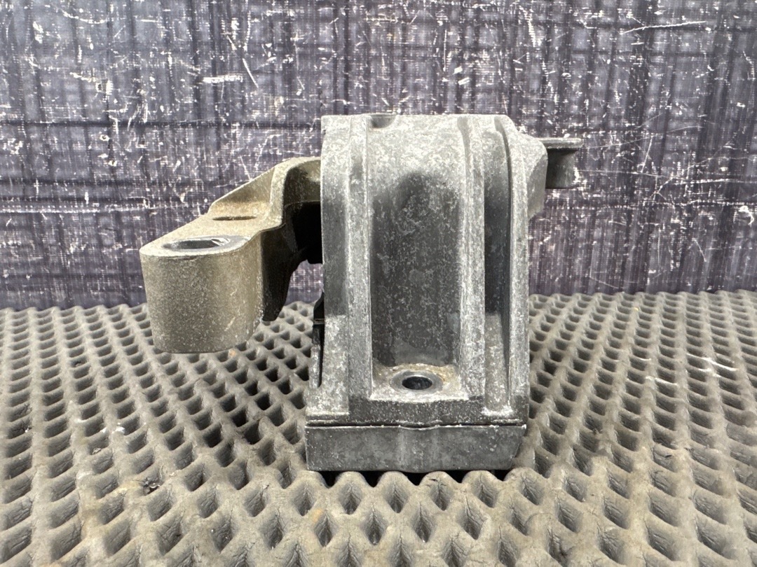 Подушка двигателя, 3730 рублей, Красноярск