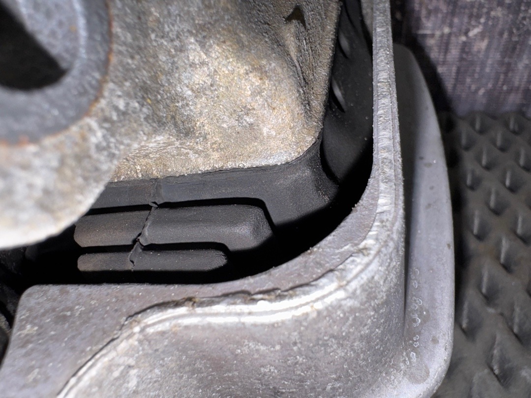 Подушка КПП, 3940 рублей, Красноярск