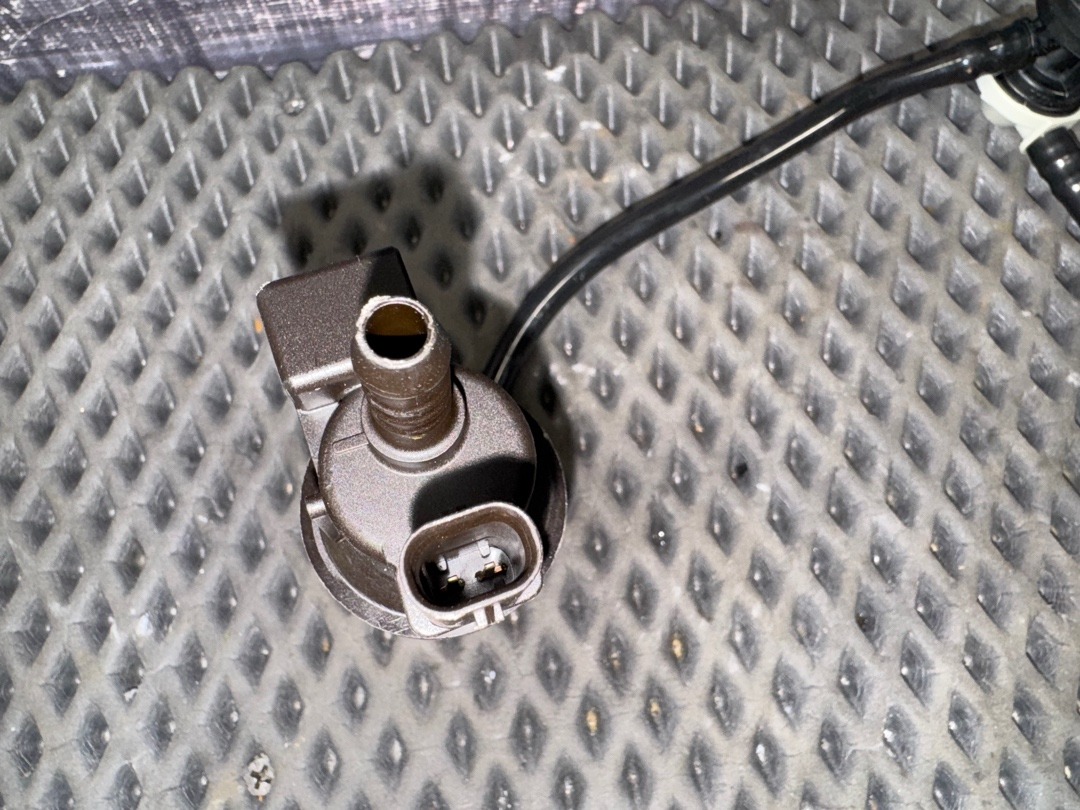 Клапан вентиляции топливного бака, 3730 рублей, Красноярск