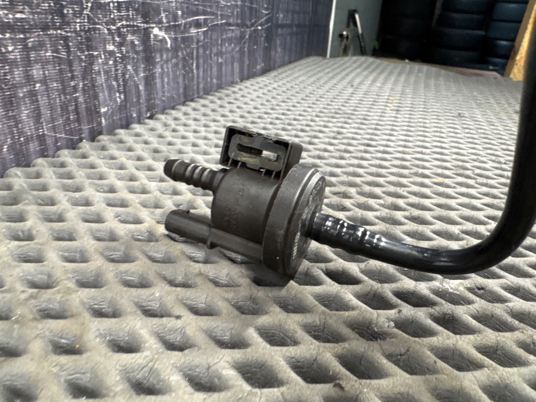 Клапан вентиляции топливного бака, 3730 рублей, Красноярск