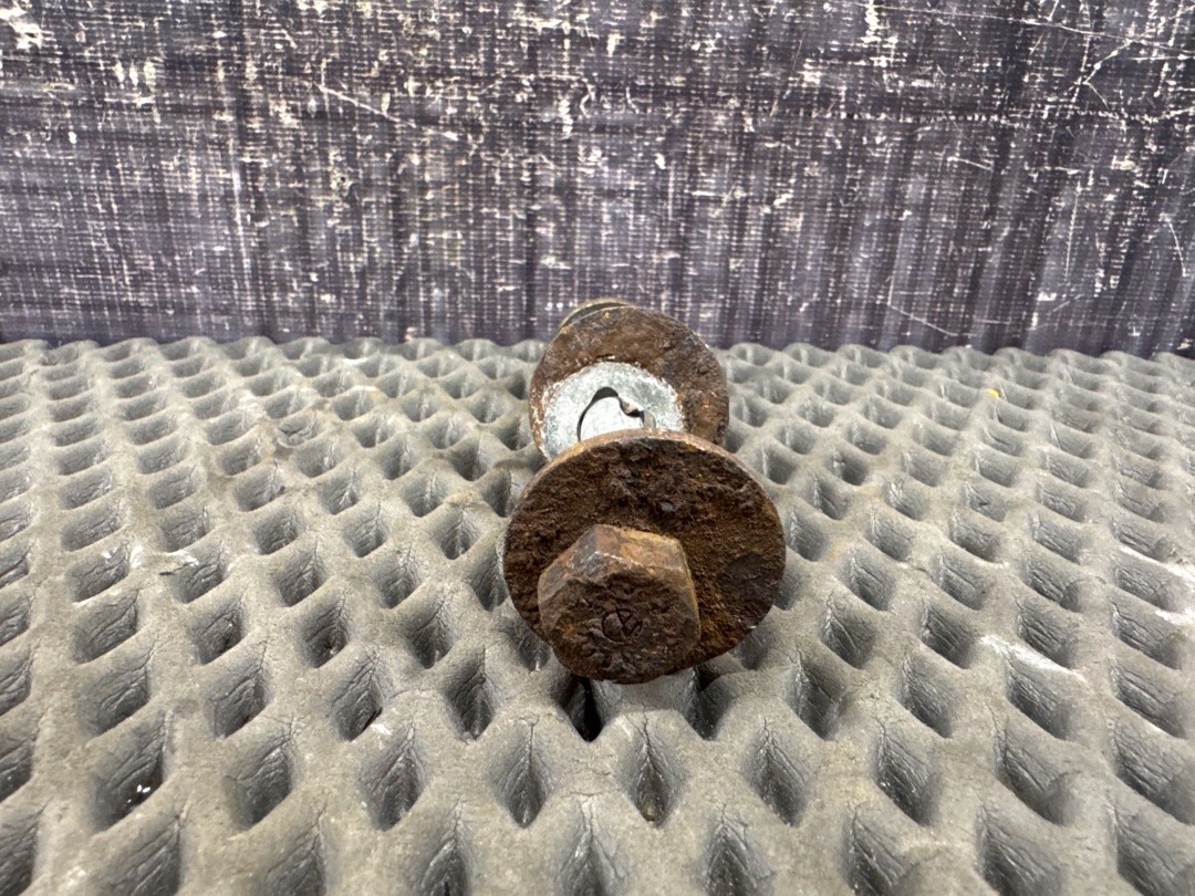 Болт развальный, 710 рублей, Красноярск