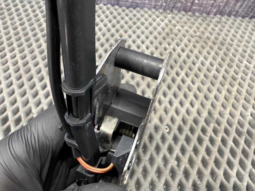 Замок капота, 1670 рублей, Красноярск