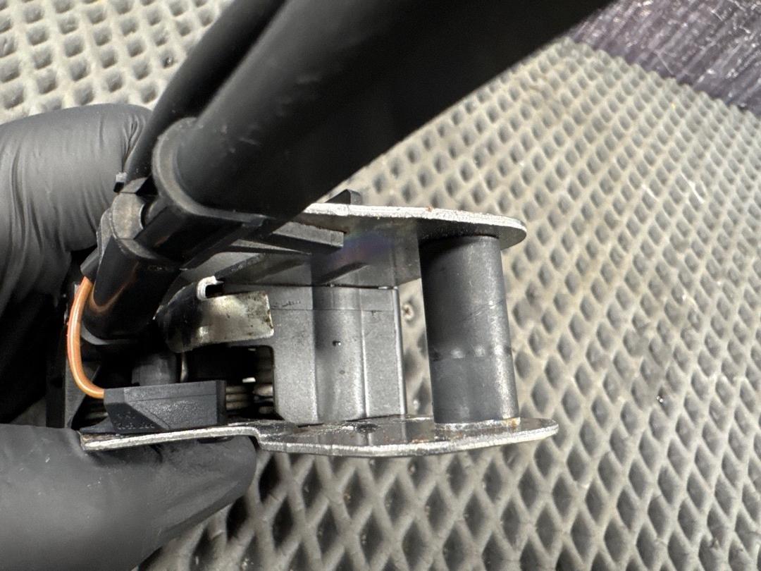 Замок капота, 1670 рублей, Красноярск