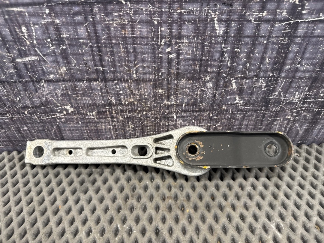 Опора двигателя, 970 рублей, Красноярск