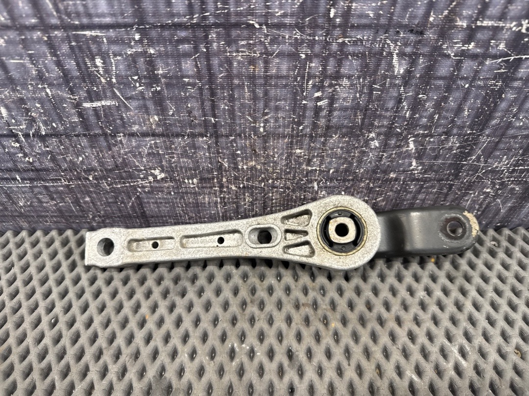 Опора двигателя, 970 рублей, Красноярск