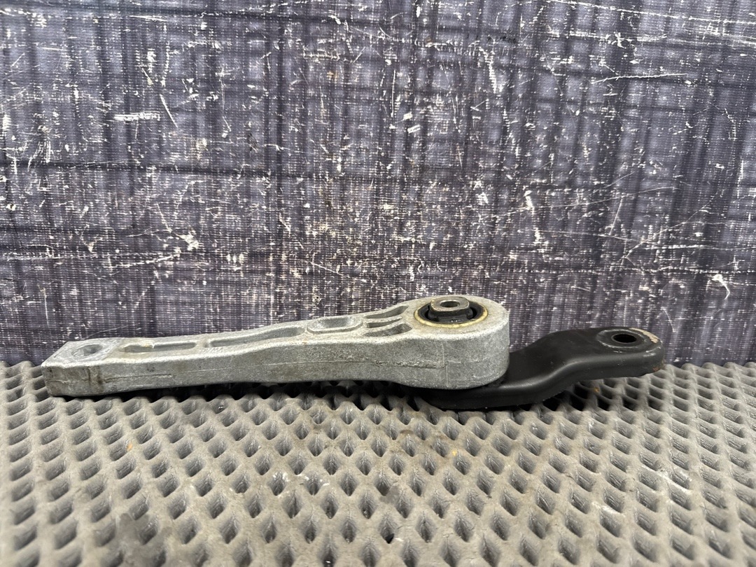 Опора двигателя, 970 рублей, Красноярск