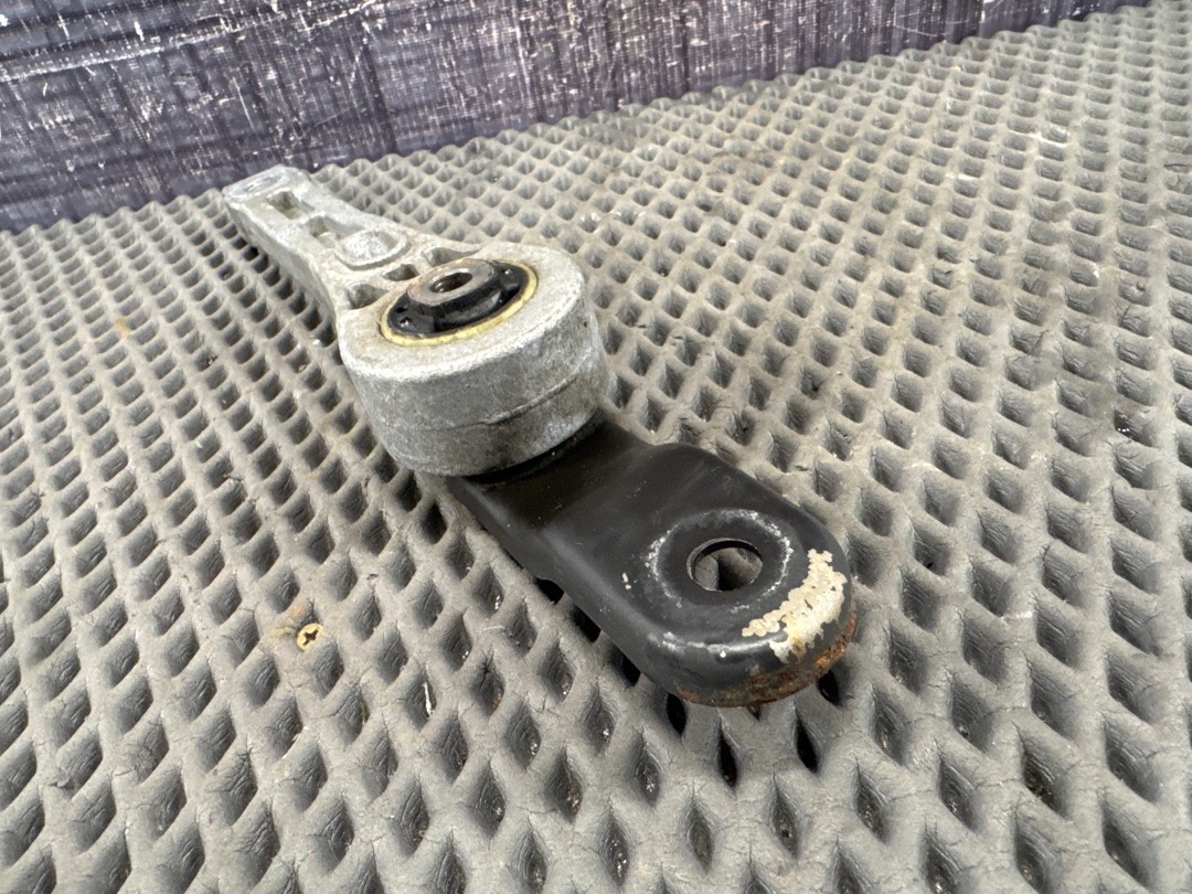 Опора двигателя, 970 рублей, Красноярск