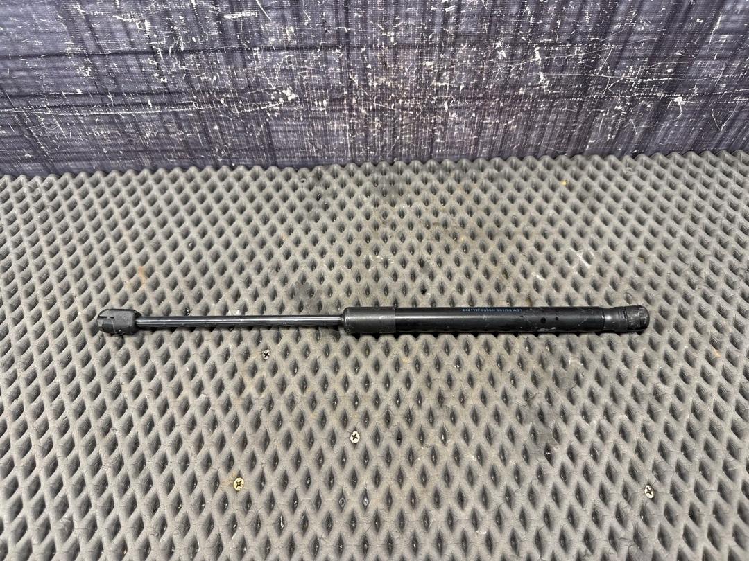 Амортизатор багажника, 620 рублей, Красноярск