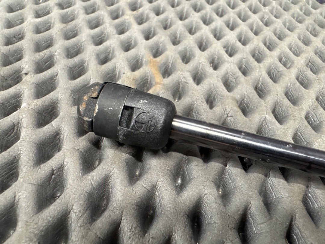 Амортизатор багажника, 620 рублей, Красноярск