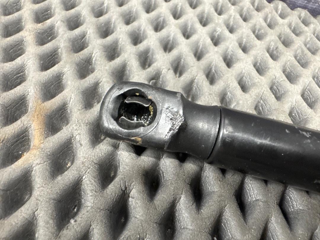 Амортизатор багажника, 620 рублей, Красноярск