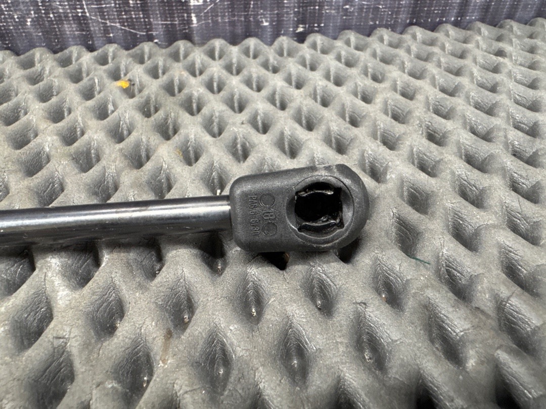 Амортизатор багажника, 620 рублей, Красноярск