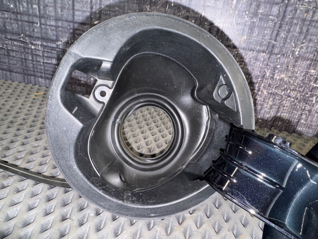 Лючок бензобака, 4220 рублей, Красноярск