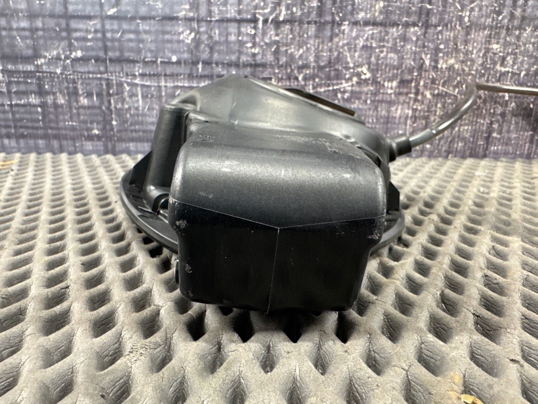 Лючок бензобака, 4220 рублей, Красноярск