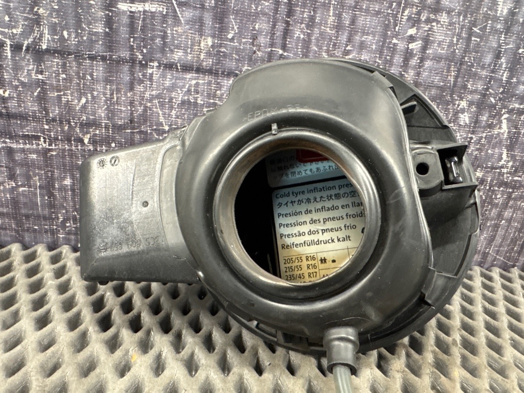 Лючок бензобака, 4220 рублей, Красноярск