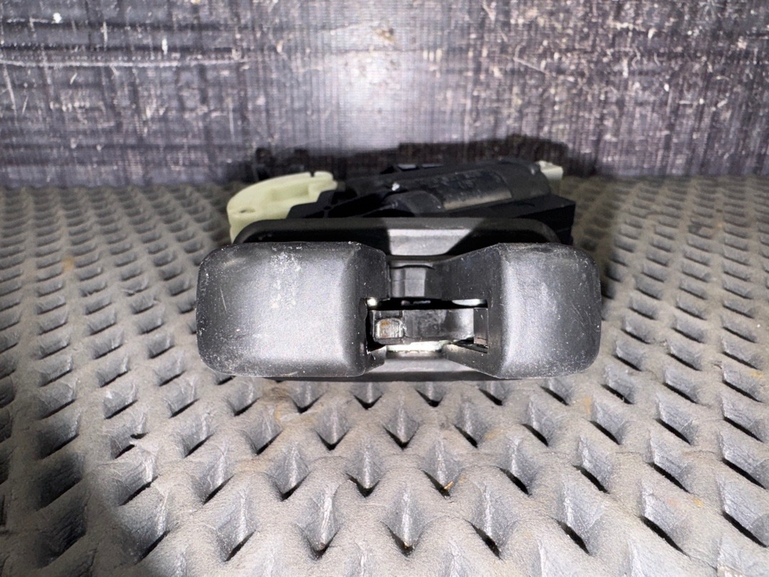 Замок багажника, 3360 рублей, Красноярск