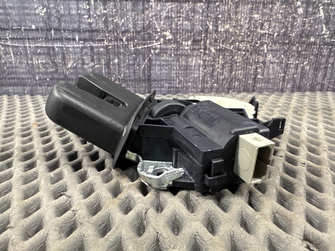 Замок багажника, 3360 рублей, Красноярск