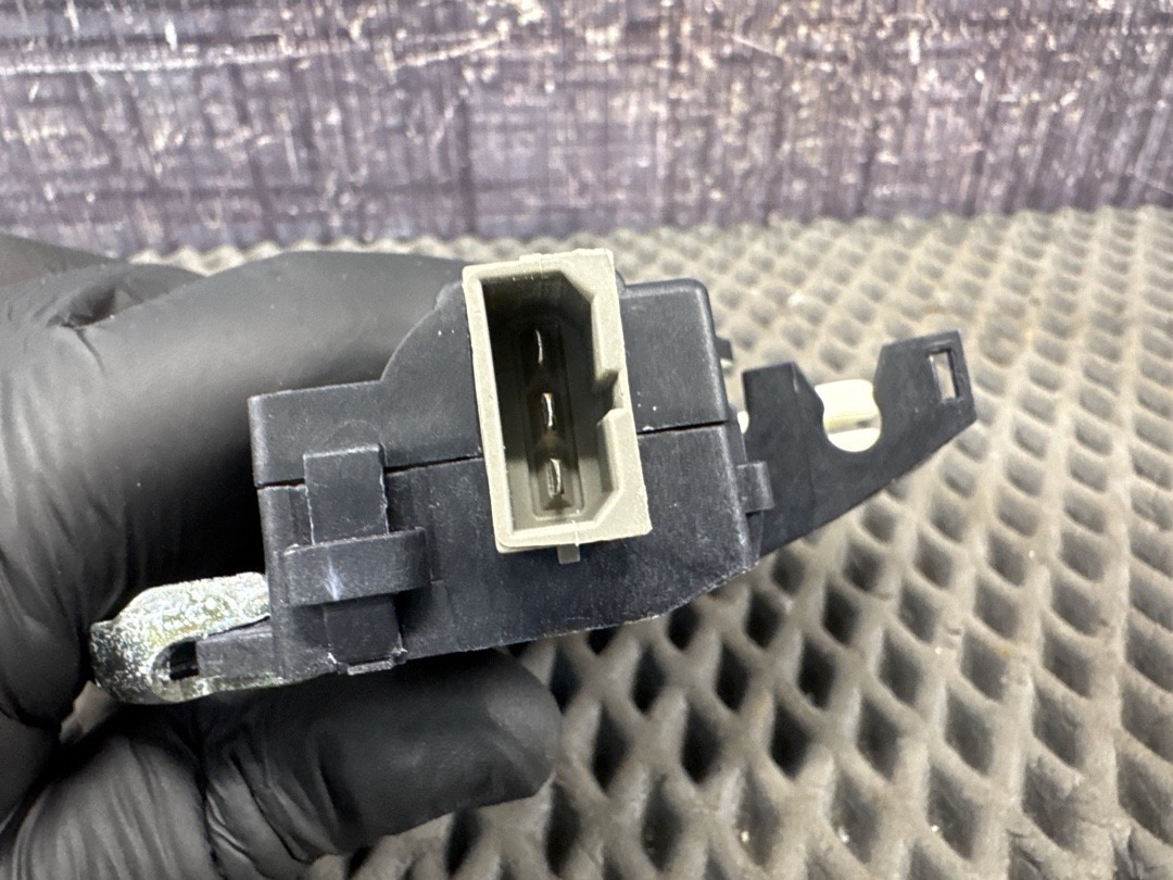 Замок багажника, 3360 рублей, Красноярск