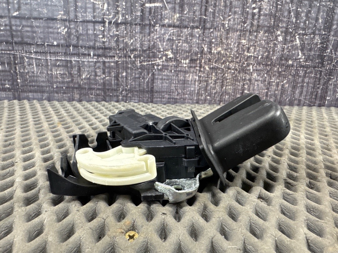 Замок багажника, 3360 рублей, Красноярск