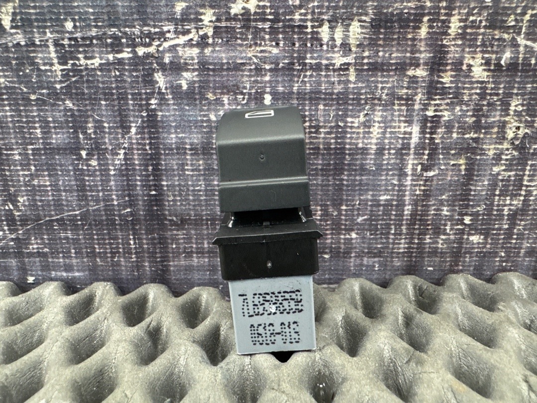 Кнопка стеклоподъемника, 730 рублей, Красноярск