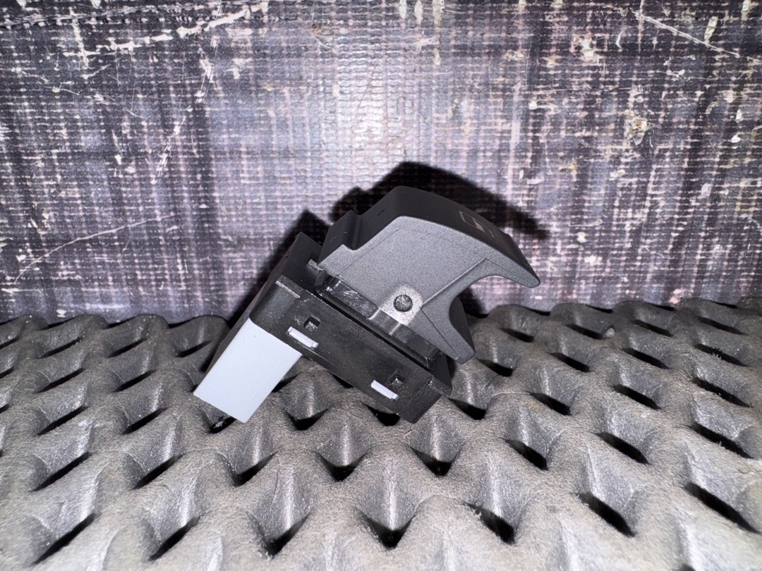 Кнопка стеклоподъемника, 730 рублей, Красноярск