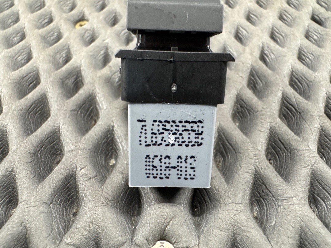 Кнопка стеклоподъемника, 730 рублей, Красноярск