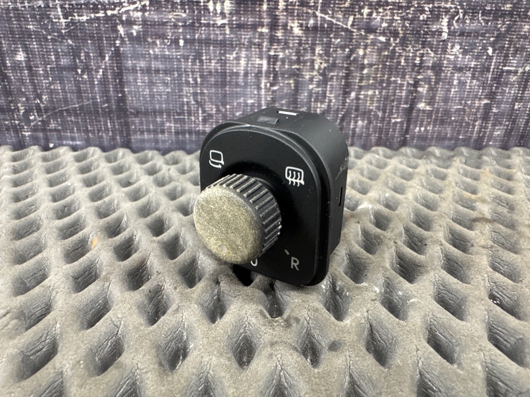 Кнопка регулировки зеркал, 1270 рублей, Красноярск