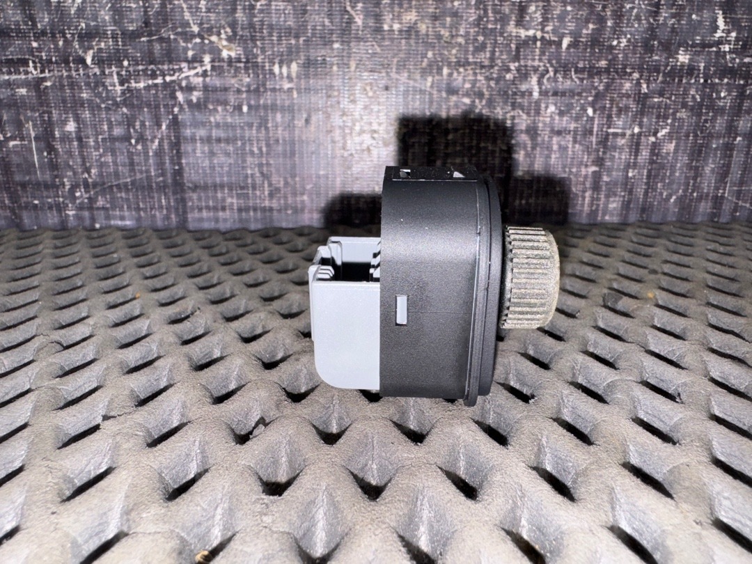 Кнопка регулировки зеркал, 1270 рублей, Красноярск