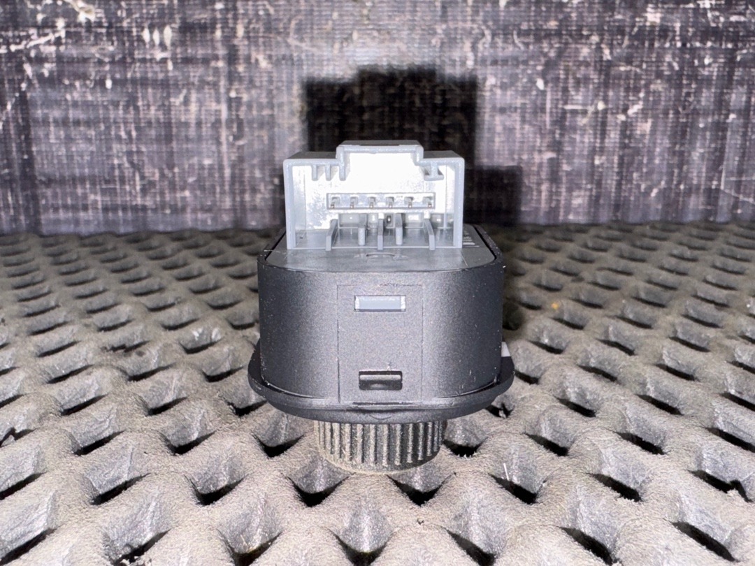 Кнопка регулировки зеркал, 1270 рублей, Красноярск