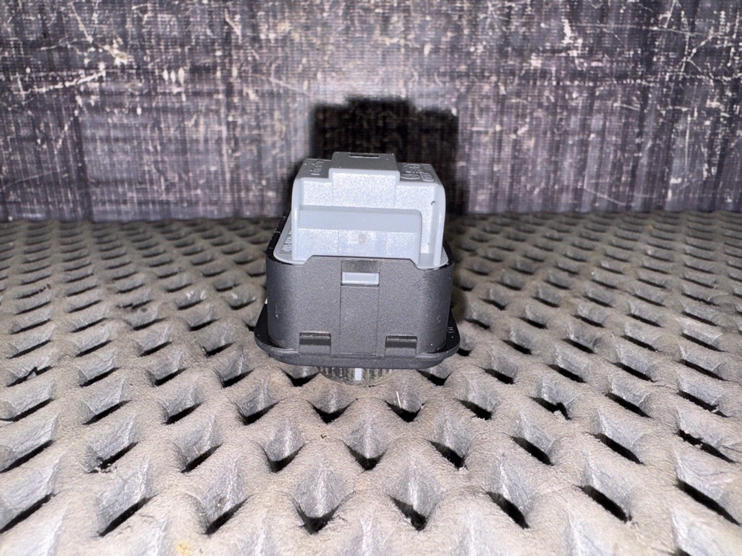 Кнопка регулировки зеркал, 1270 рублей, Красноярск