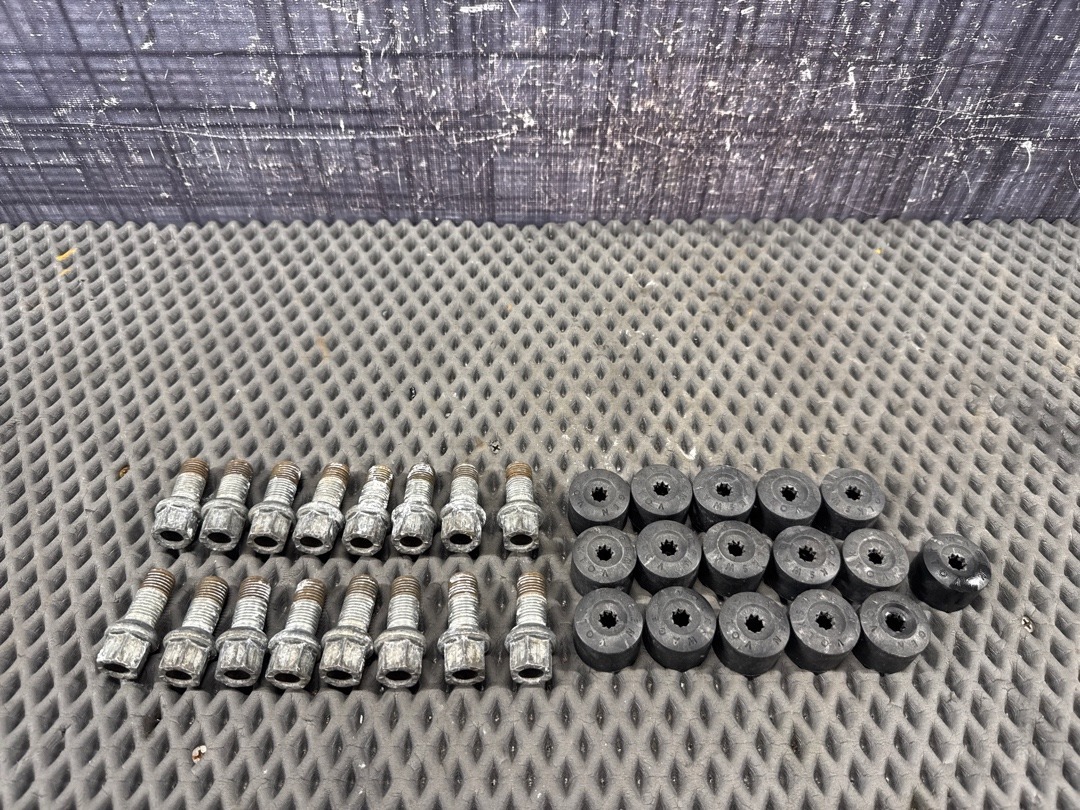 Комплект колесных болтов, 3210 рублей, Красноярск