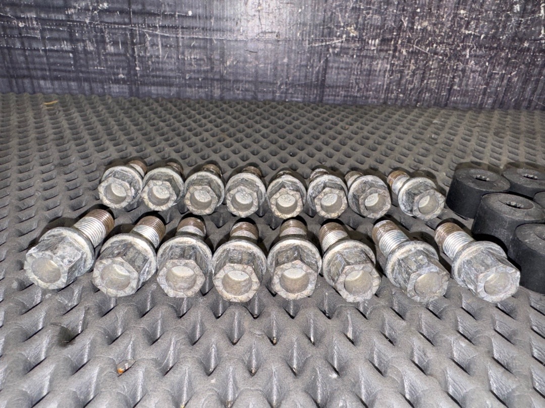 Комплект колесных болтов, 3210 рублей, Красноярск