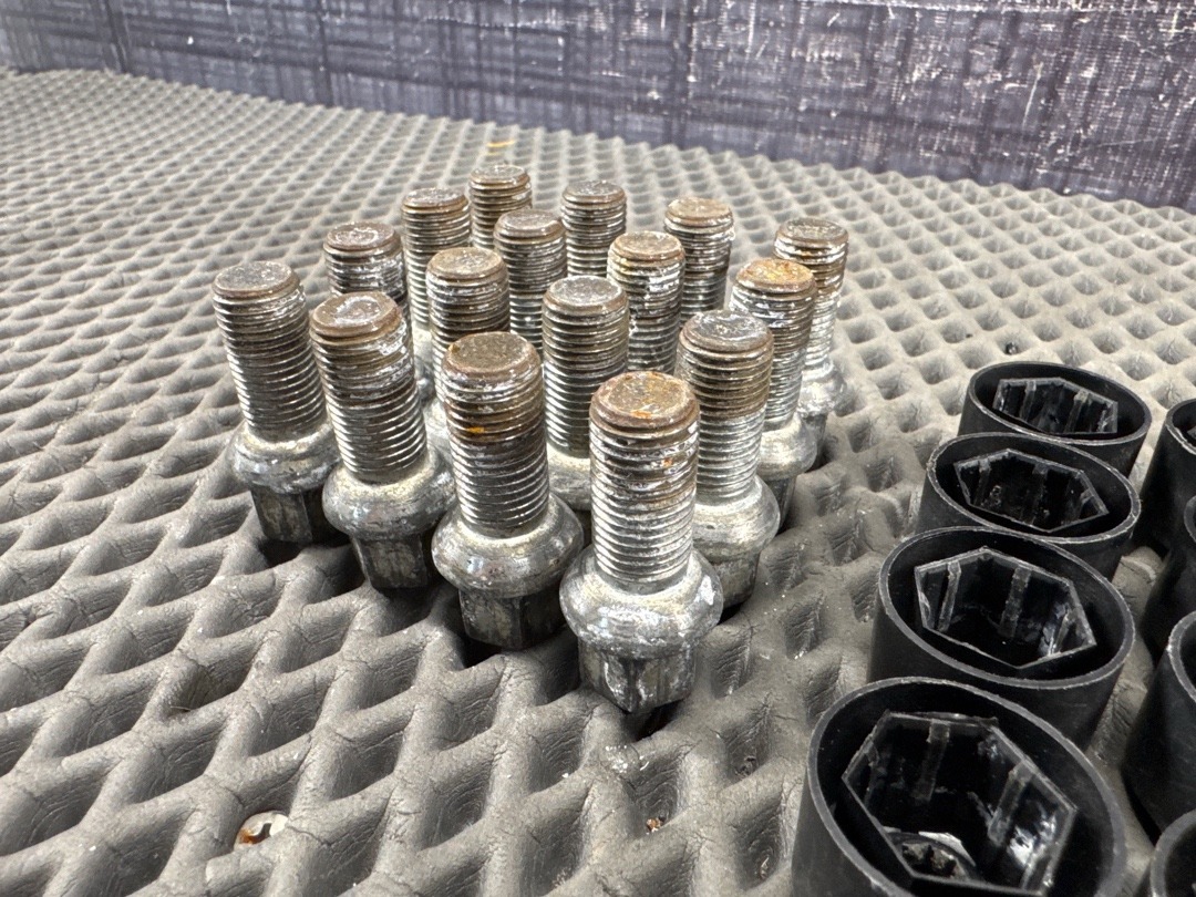 Комплект колесных болтов, 3210 рублей, Красноярск