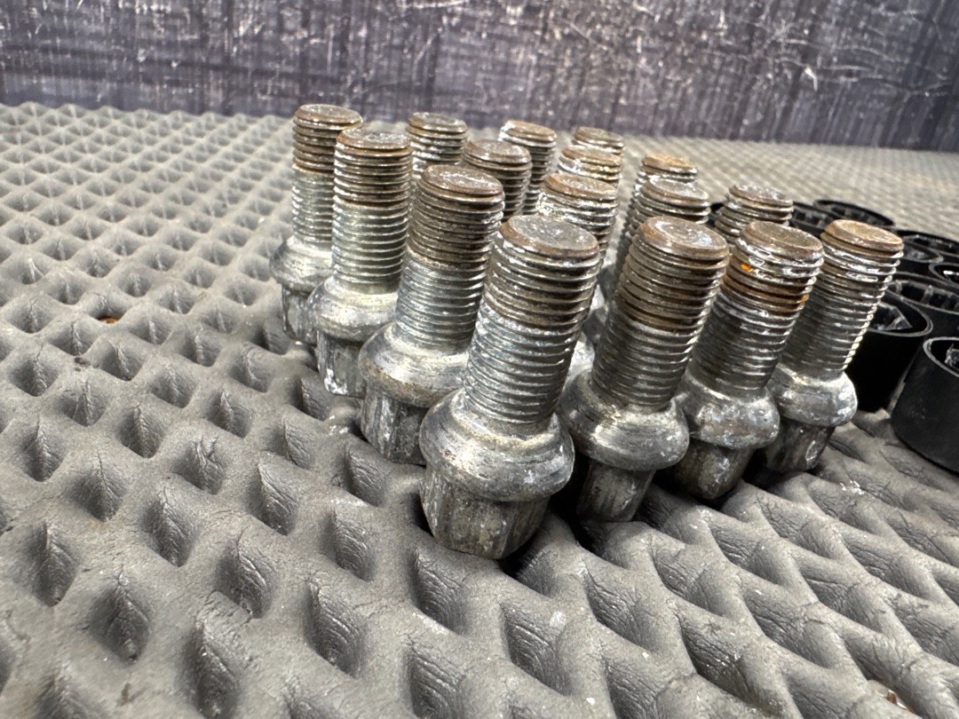 Комплект колесных болтов, 3210 рублей, Красноярск