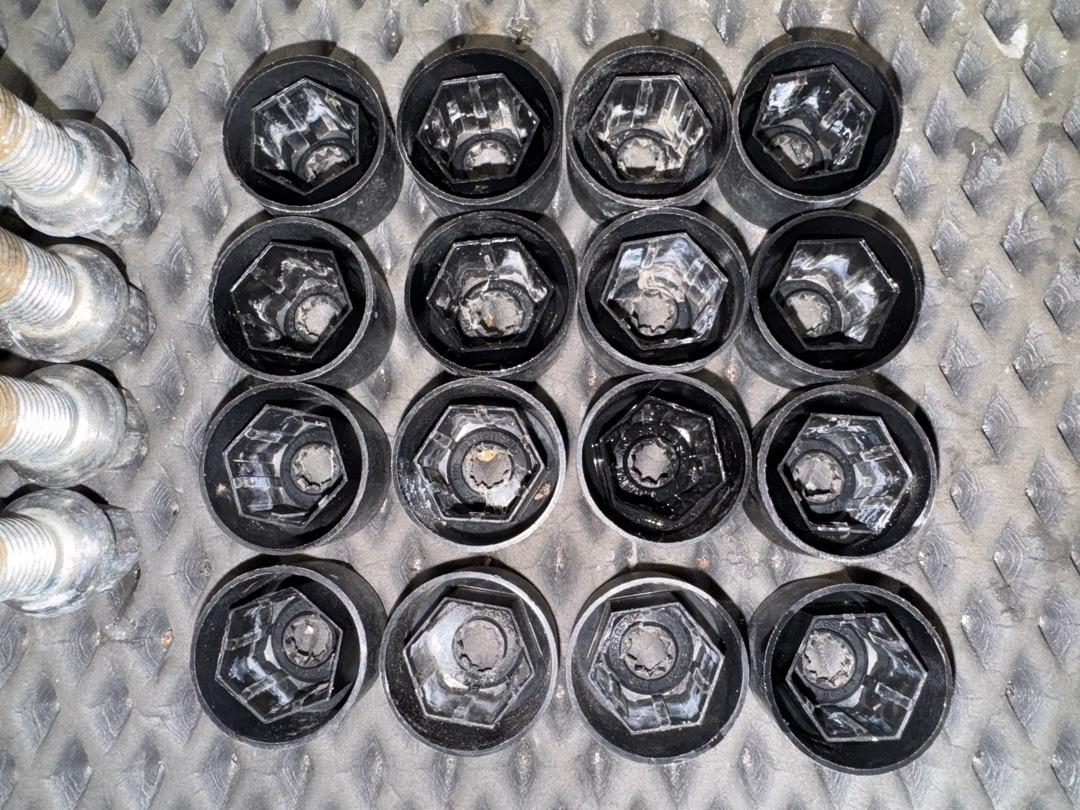 Комплект колесных болтов, 3210 рублей, Красноярск