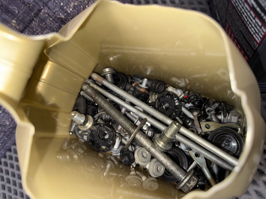 Болты и гайки, 3960 рублей, Красноярск