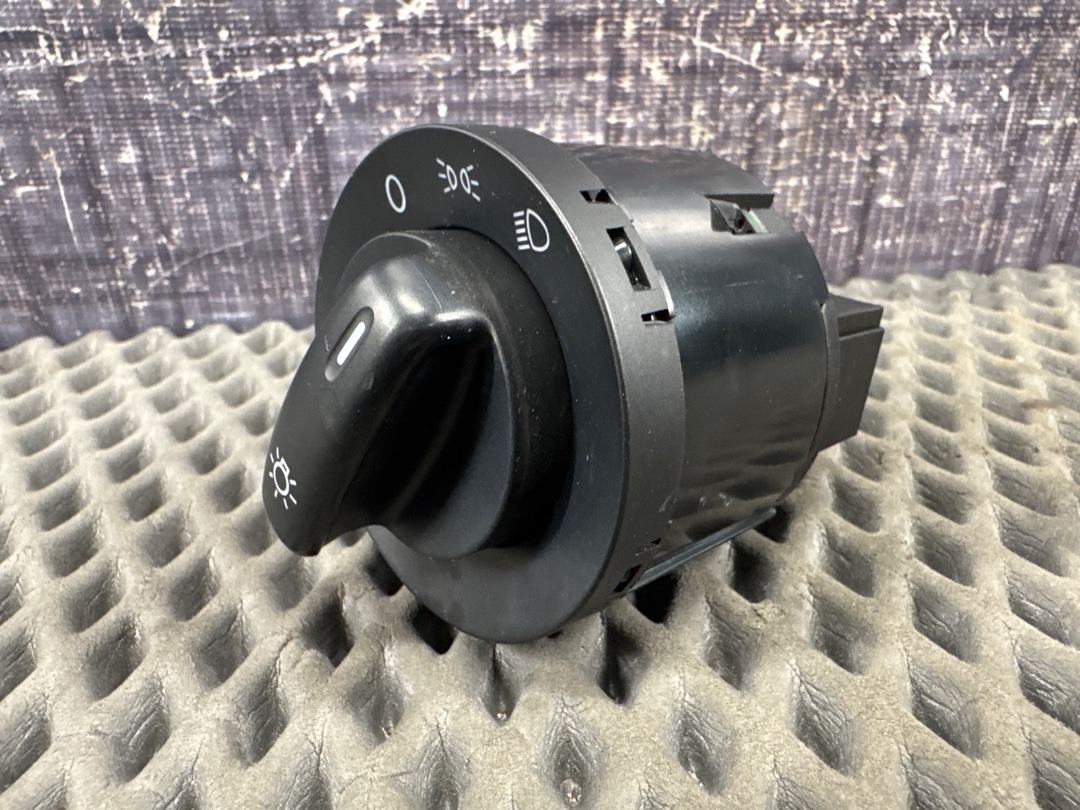 Переключатель света, 2360 рублей, Красноярск