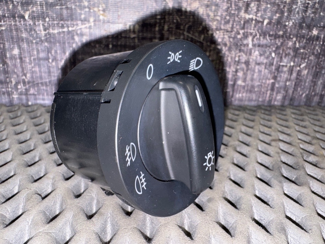 Переключатель света, 2360 рублей, Красноярск